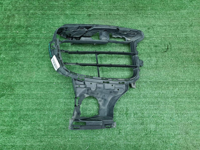 Решетка перед. бампера Porsche Cayenne 958 (14-18)