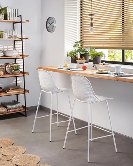 Полубарный стул Quinby белый