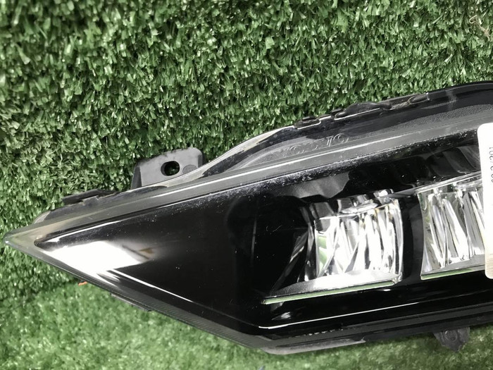 ПТФ левая Volvo XC60 2 (2017-2021) LED