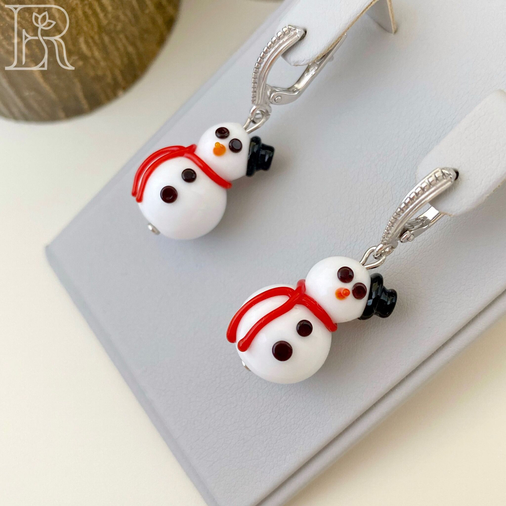 LEFIREL' Серьги серебряные женские "Снеговички" с бусинами из муранского стекла / ювелирные украшения из родированного серебра 925