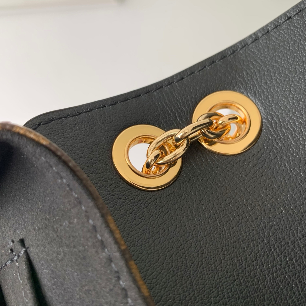 Louis Vuitton Madeleine BB