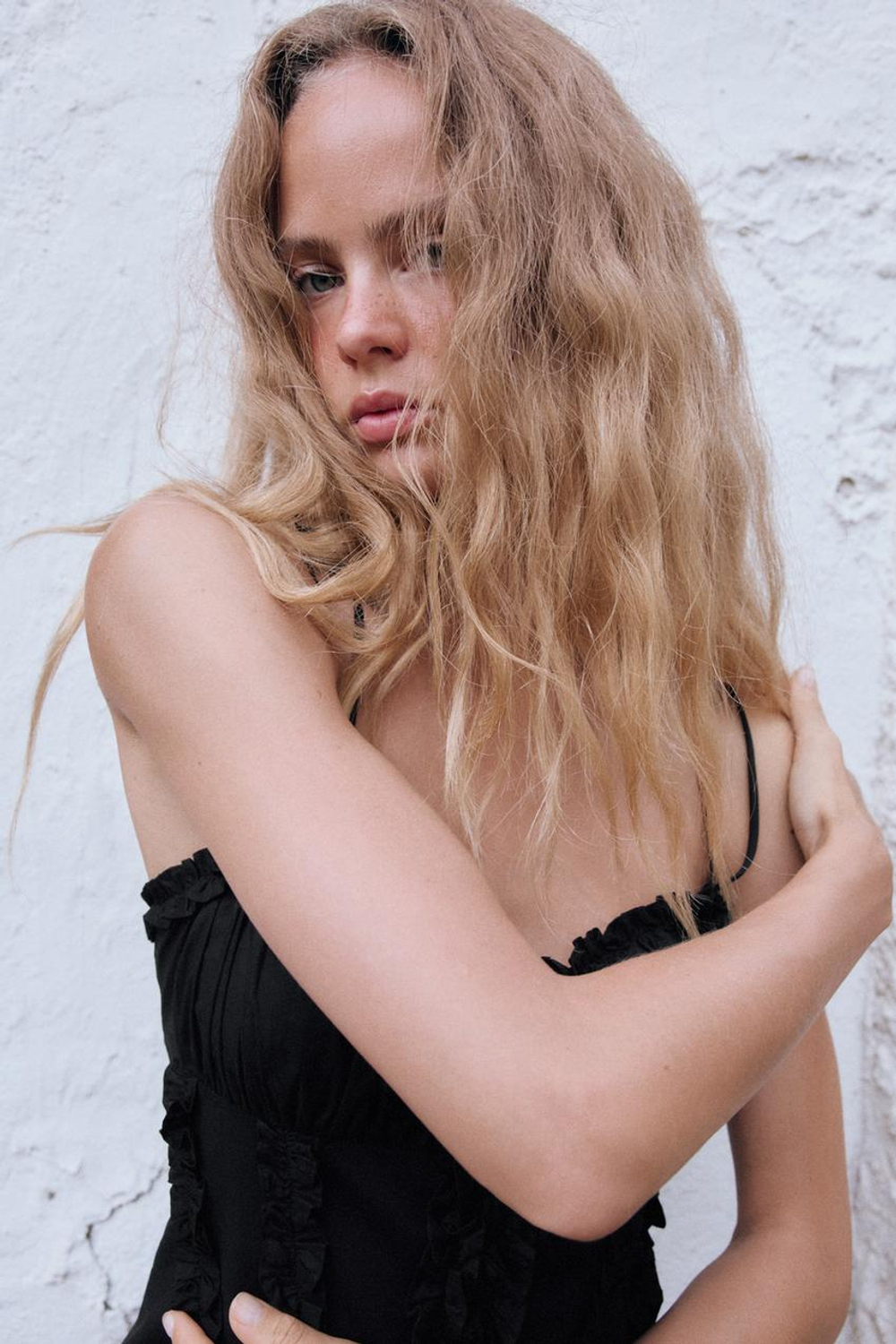 ZARA ТОП ИЗ ПОПЛИНА В ГОРОШЕК С ВОЛАНАМИ, ЧЕРНЫЙ