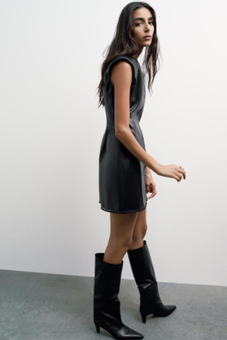 ZARA КОРОТКОЕ ПЛАТЬЕ ИЗ ИСКУССТВЕННОЙ КОЖИ, ЧЕРНЫЙ