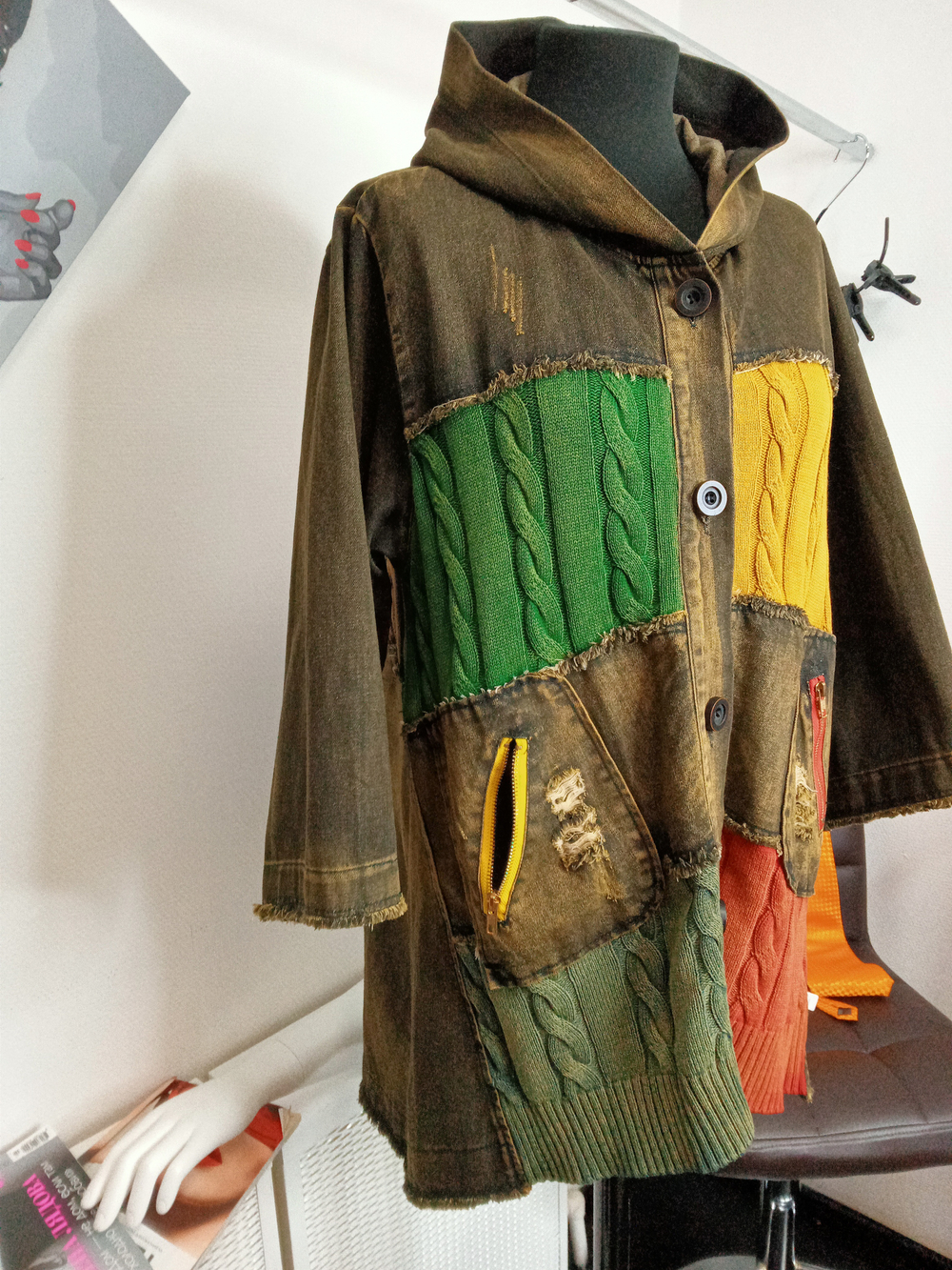 Плащ женчкий легкий разноцветный .Размер 48/50 русский.