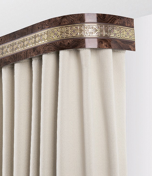 Пластиковый карниз с тиснением Legrand 3-х рядный Амулет 2400 мм