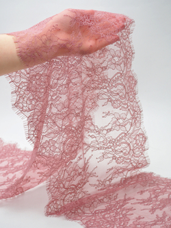 Кружево шантильи пудрово-лиловое неэластичное длина 0.9 м