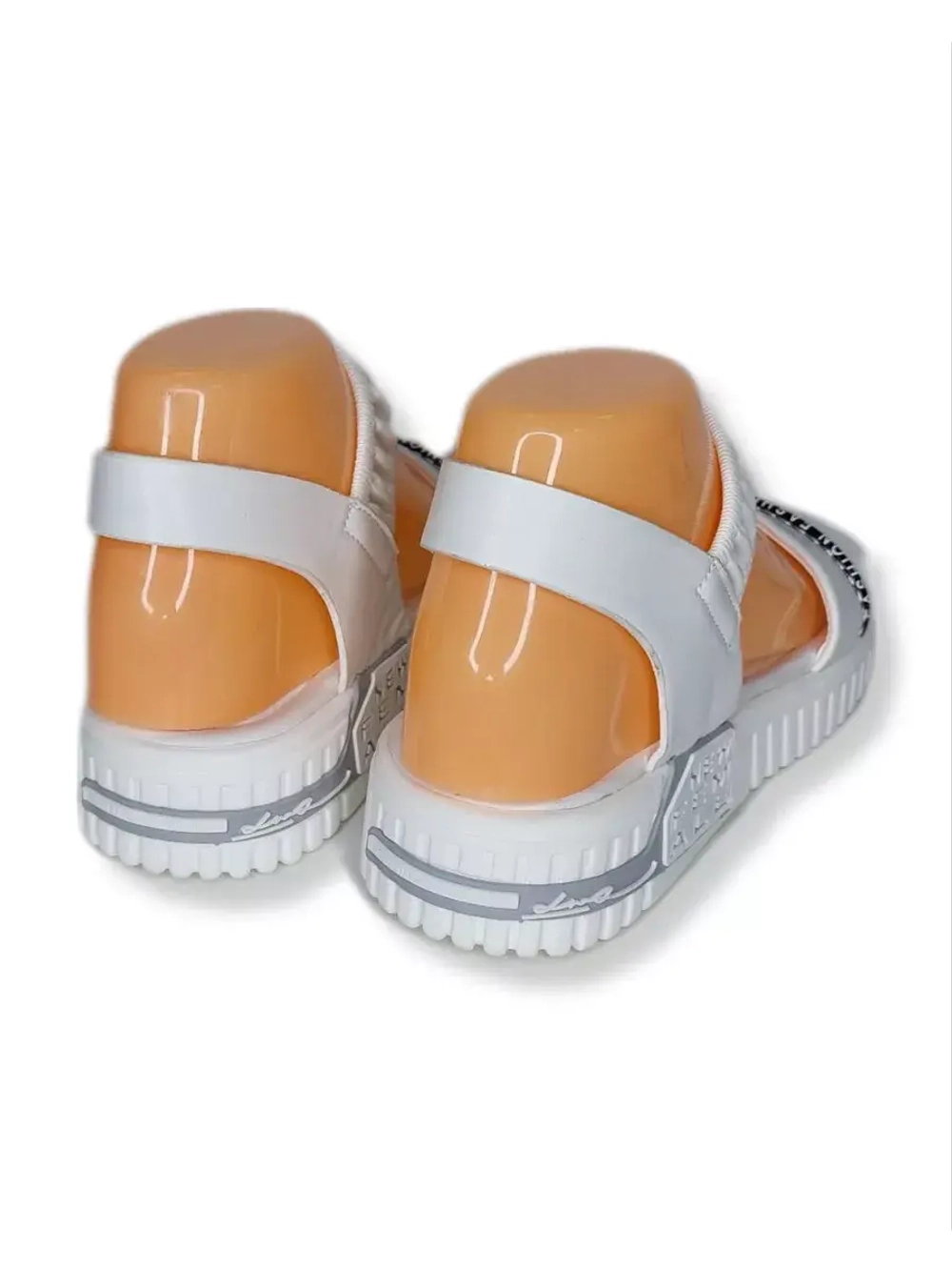 Сандалии для девочки на резинке хит сезона