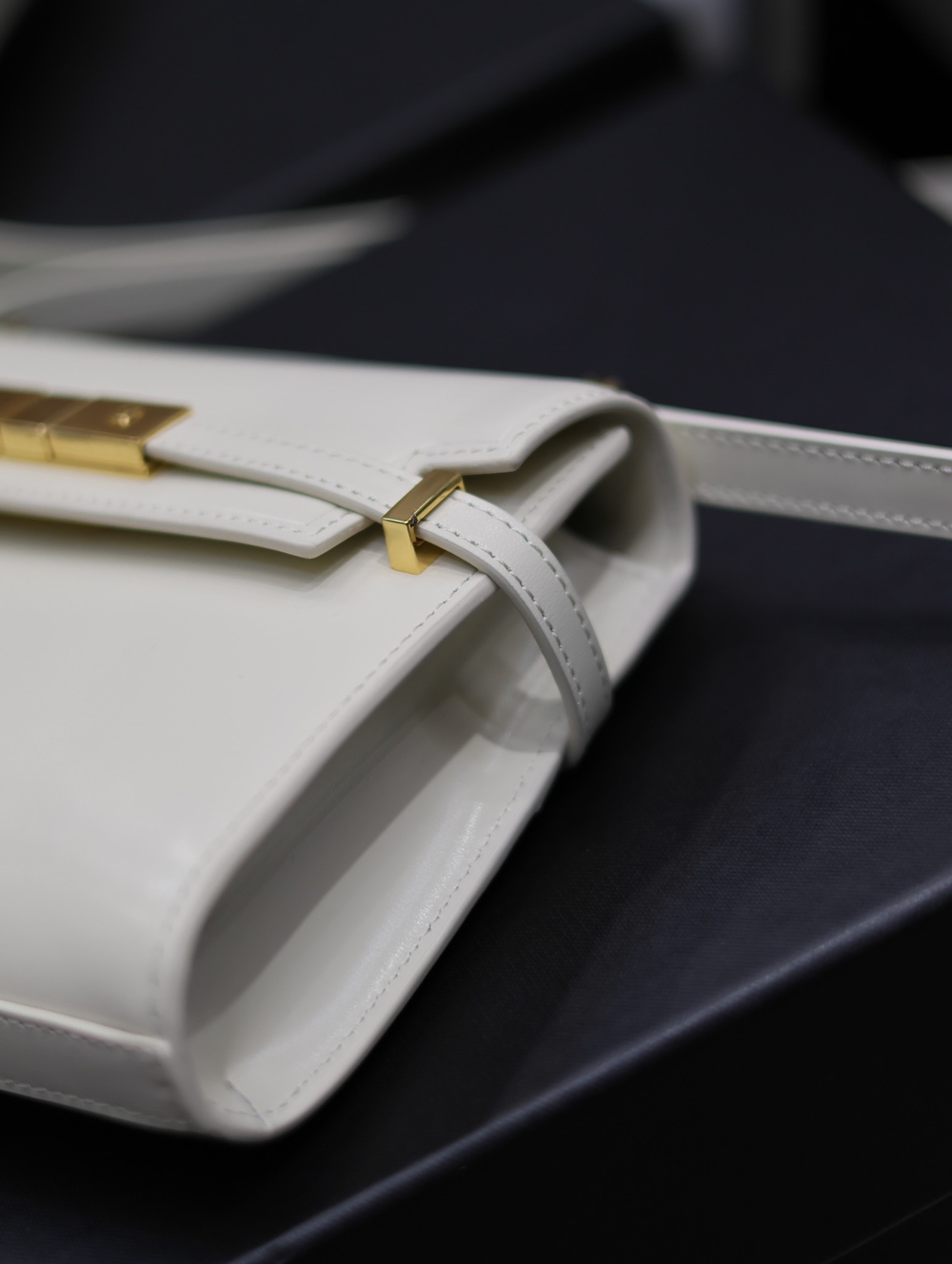 Saint Laurent Mini Manhattan In Box 19 cm