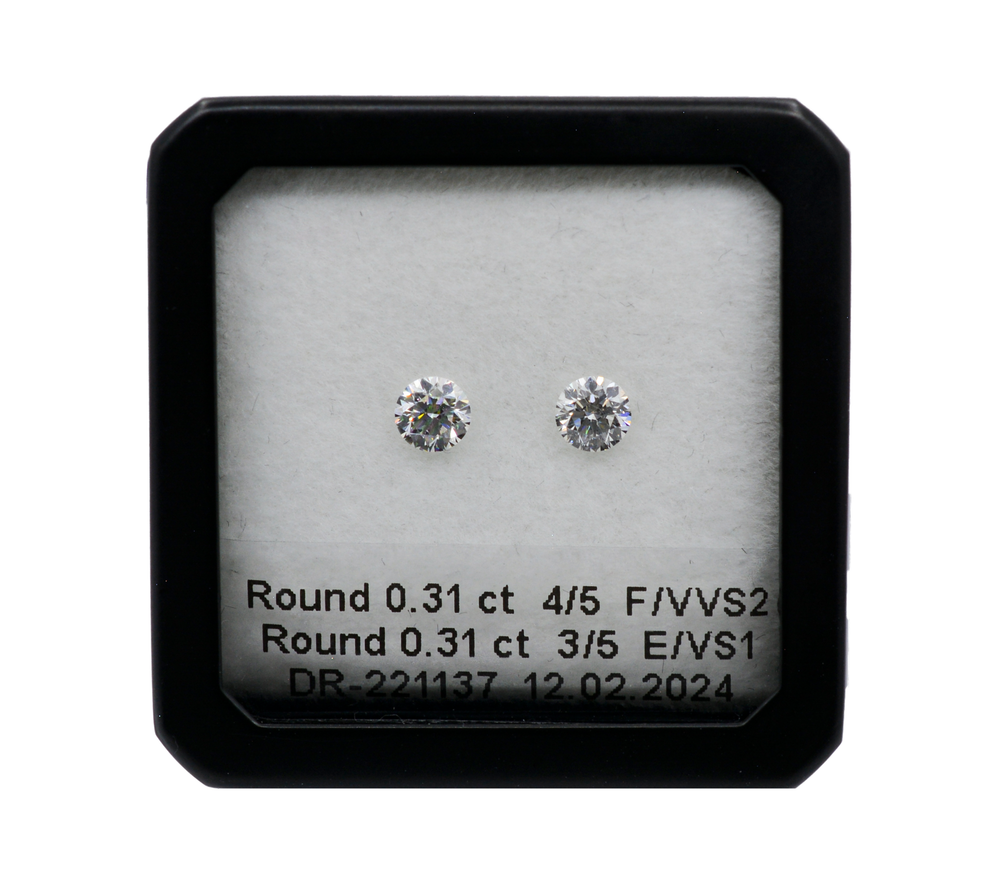 Бриллиант (кр-57, 4.3 мм + 4.3 мм, 0.31 ct + 0.31 ct, 4/5+3/5)