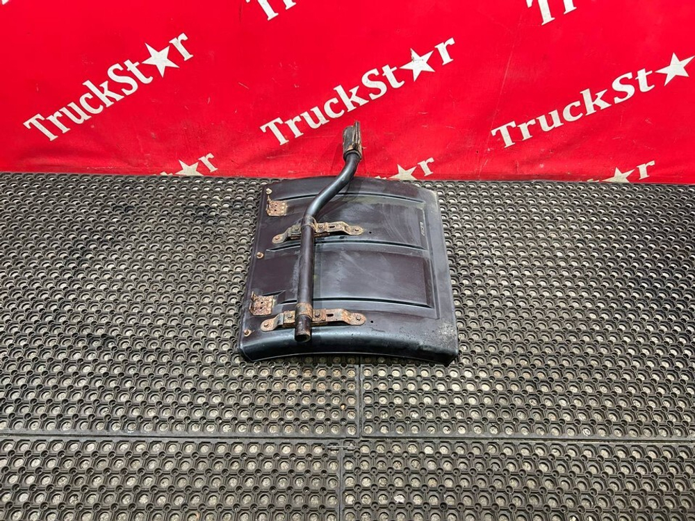 Крыло заднее правое передняя часть