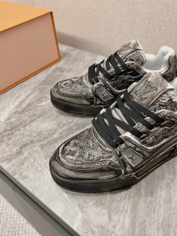 Louis Vuitton Trainer (4 colors)