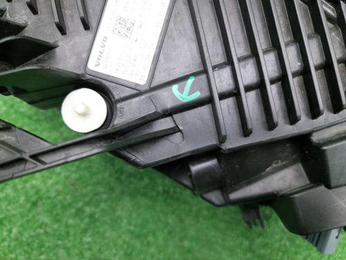 Фара левая Volvo XC60 2 (2021-н.в.) LED