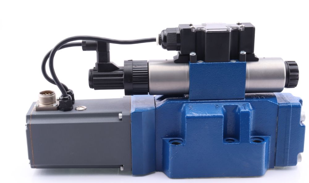 4WRTE16E1-125L-4X/6EG24K31/A1M - Пропорциональный быстродействующий распределитель с обратной связью по положению золотника и со встроенным усилителем (OBE), Ду16, A1 = ±10 В, номинальный расход 125 л/мин, схема E1-, каналы управления X и Y = внешние