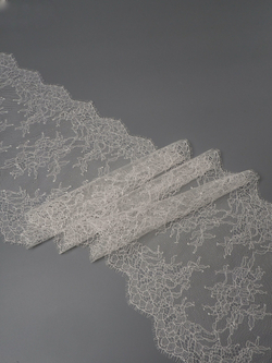 Кружево шантильи айвори неэластичное ширина 22 см ОТРЕЗ 1 м
