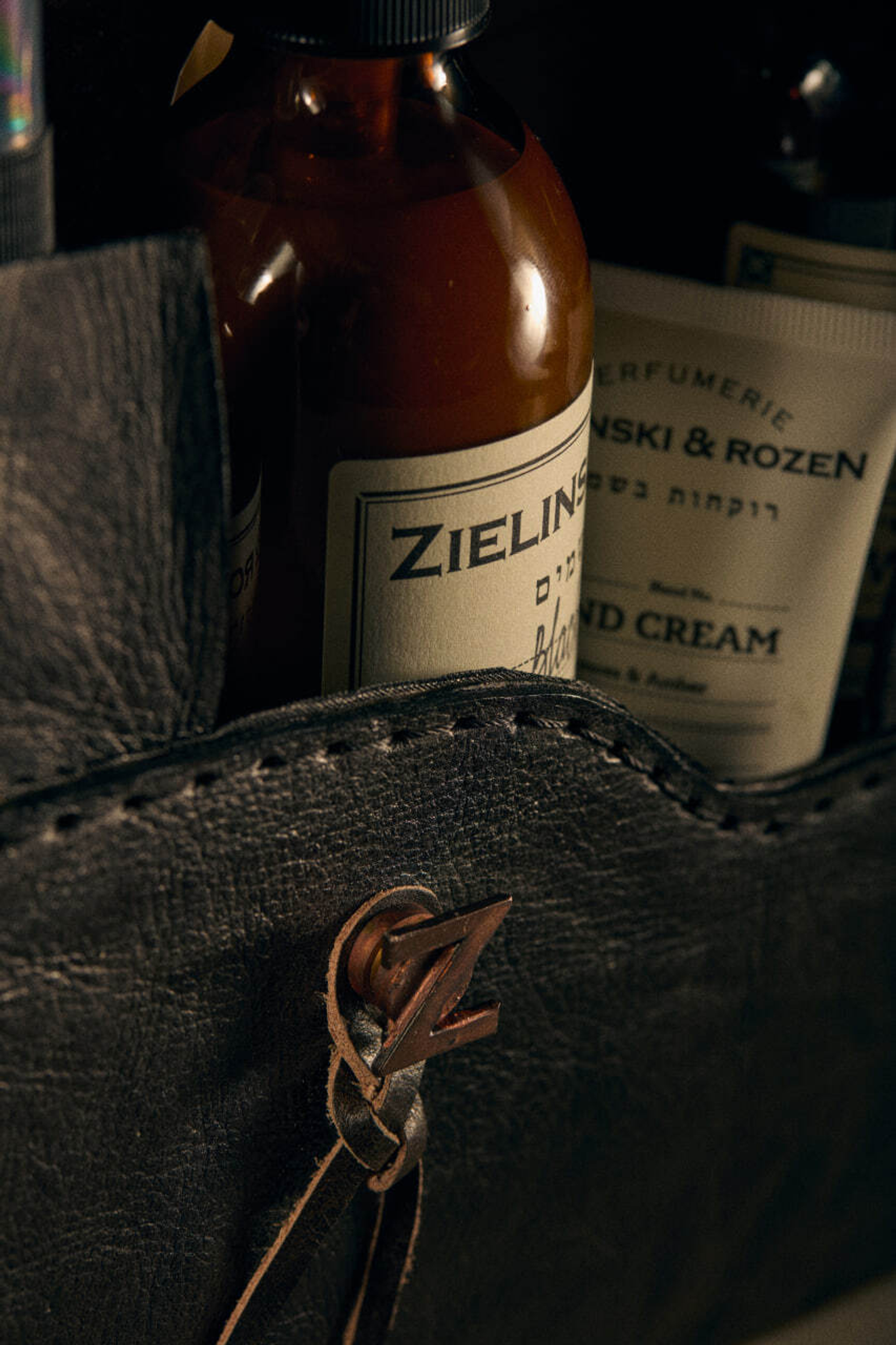 Подарочная коробка из натуральной кожи