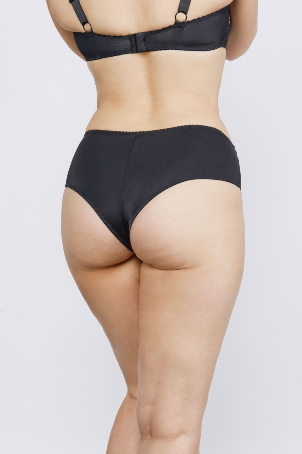 Трусы-бразилиана с кружевной отделкой (Размер: 42) (Цвет: пудровый)