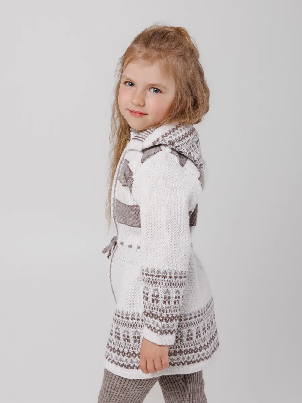 Кардиган вязаный на молнии с капюшоном для девочки