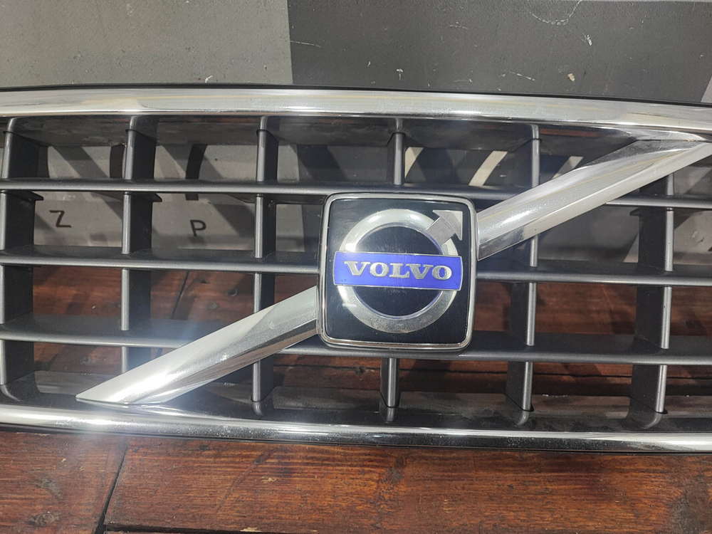 Решетка радиатора Volvo XC90 1 02-14 Б/У Оригинал 30678980