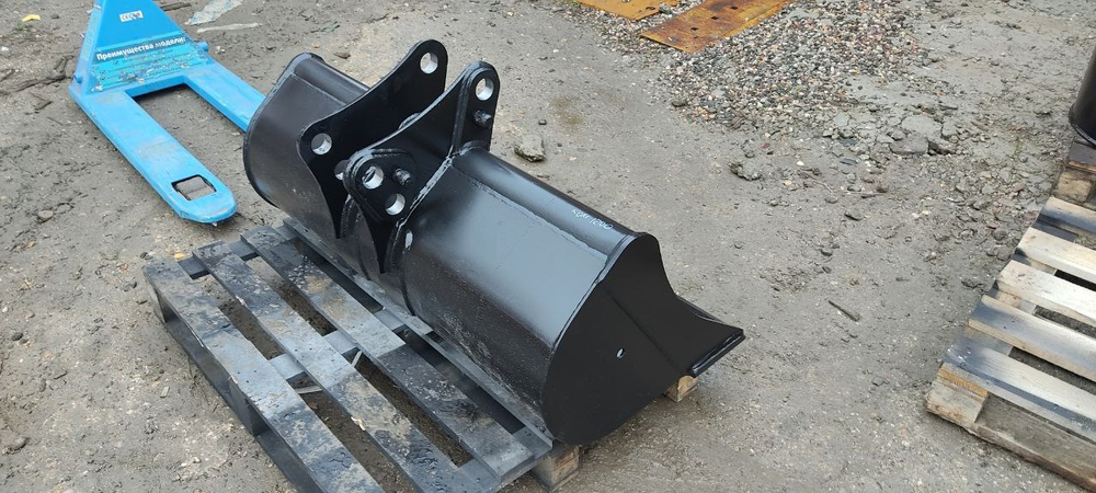 Ковш Komatsu WB93/WB97 планировочный 1200 мм