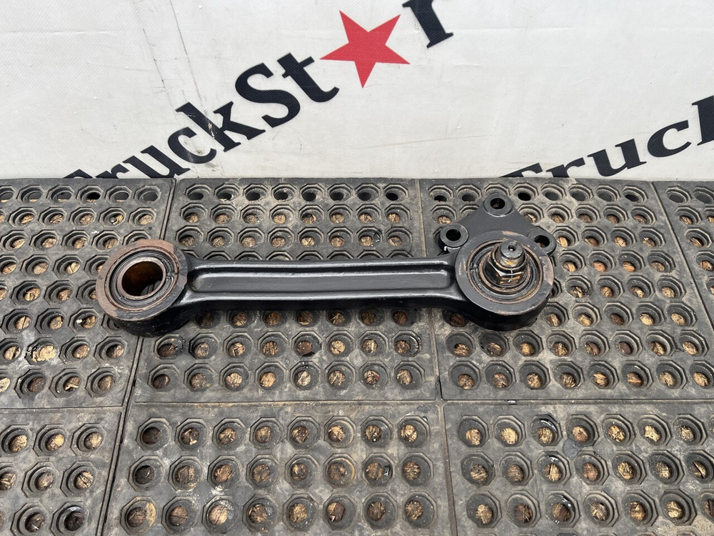 Стойка переднего стабилизатора 2023г