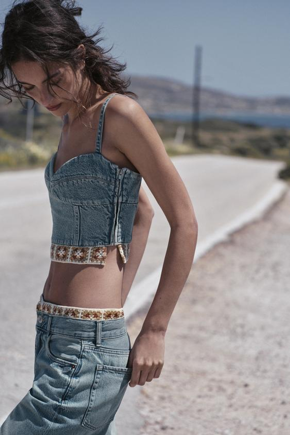 ZARA ТОП Z1975 ДЖИНСОВЫЙ КОМБИНИРОВАННЫЙ КРОШЕ, ВЫЦВЕТШИЙ СИНИЙ