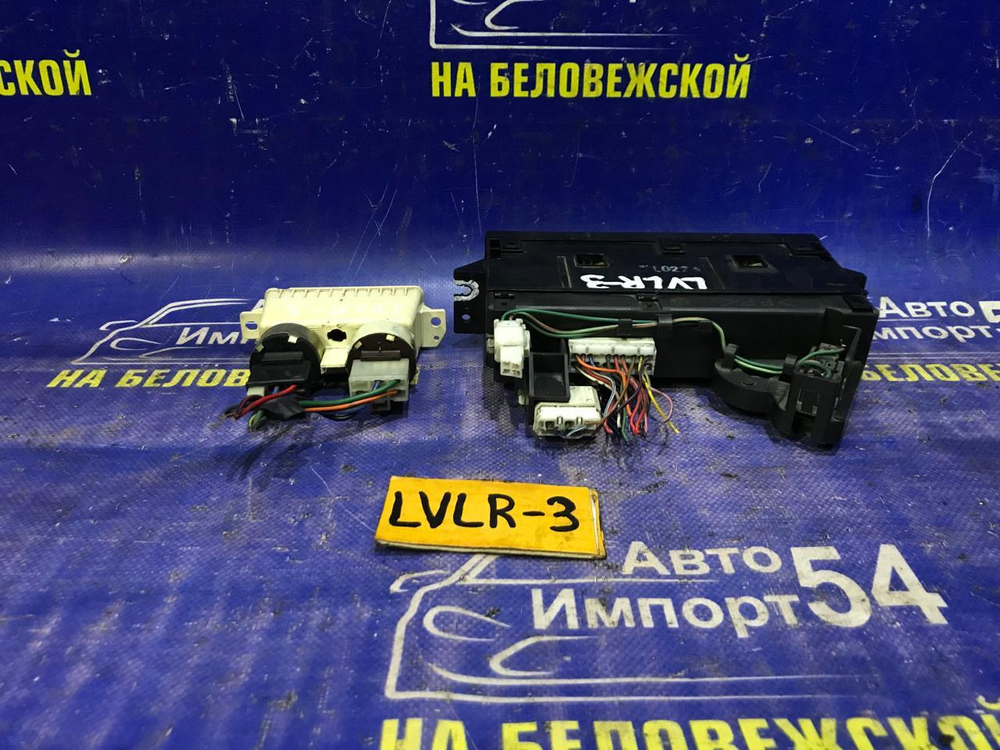 Блок управления климат-контролем MAZDA MPV 1997