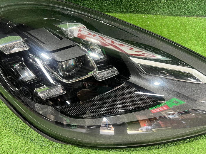 Фара правая Porsche Cayenne 2 958 (2014-2018) LED