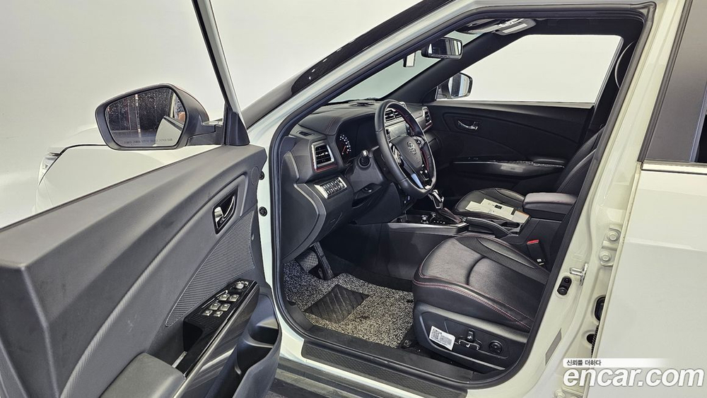 KG Mobility (Ssangyong) Very New Tivoli Бензин 1.5 2WD (05.2022)