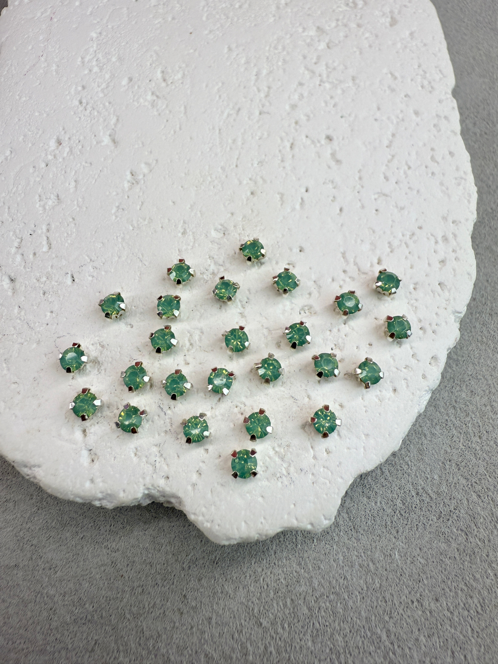 Шатоны 4 мм, Хризолит опал в серебре, 25 шт