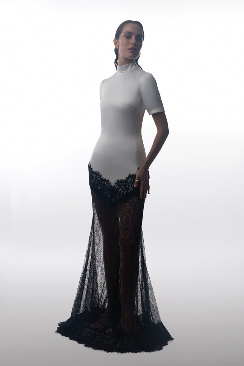 Платье макси из сатина и кружева