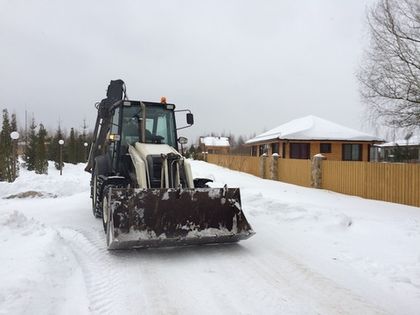 Спецтехника Develius Estate осуществляет регулярную уборку снега в «Романовском Парке»