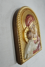 Деревянная икона Владимирской Божией Матери.