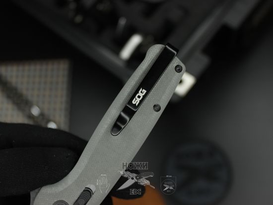 Складной нож SOG TM1038 Terminus XR G10 c клинком из стали D2, рукоять G10