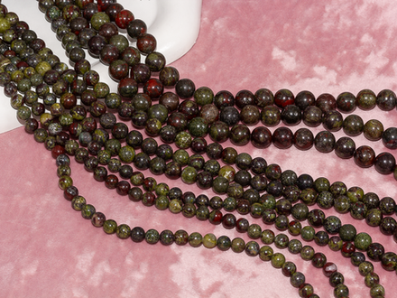 Нить бусин из яшмы 10,5мм