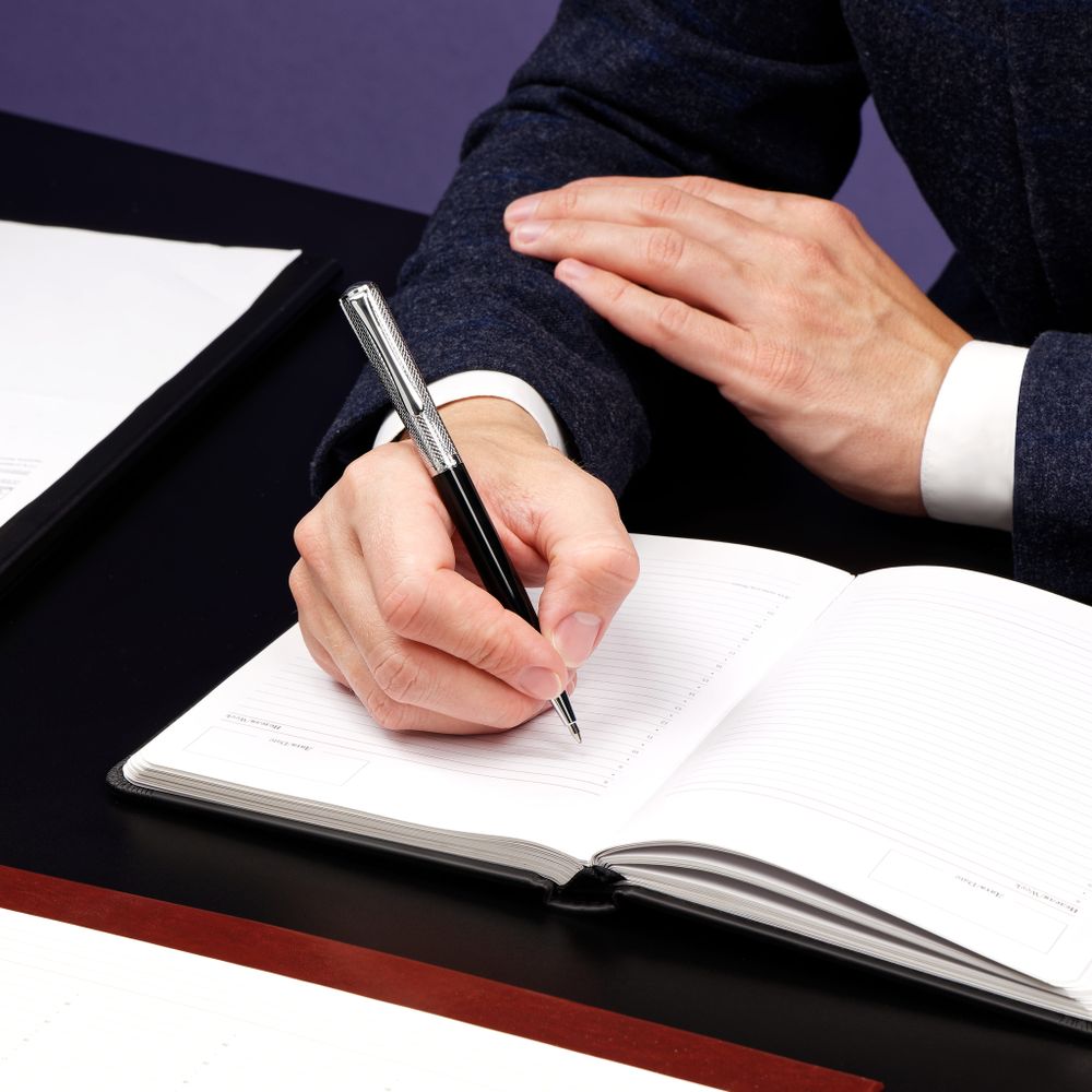 Ручка шариковая Delucci "Intrigo" синяя, 1,0мм, корпус серебро/черный, поворотн., подарочная упаковка