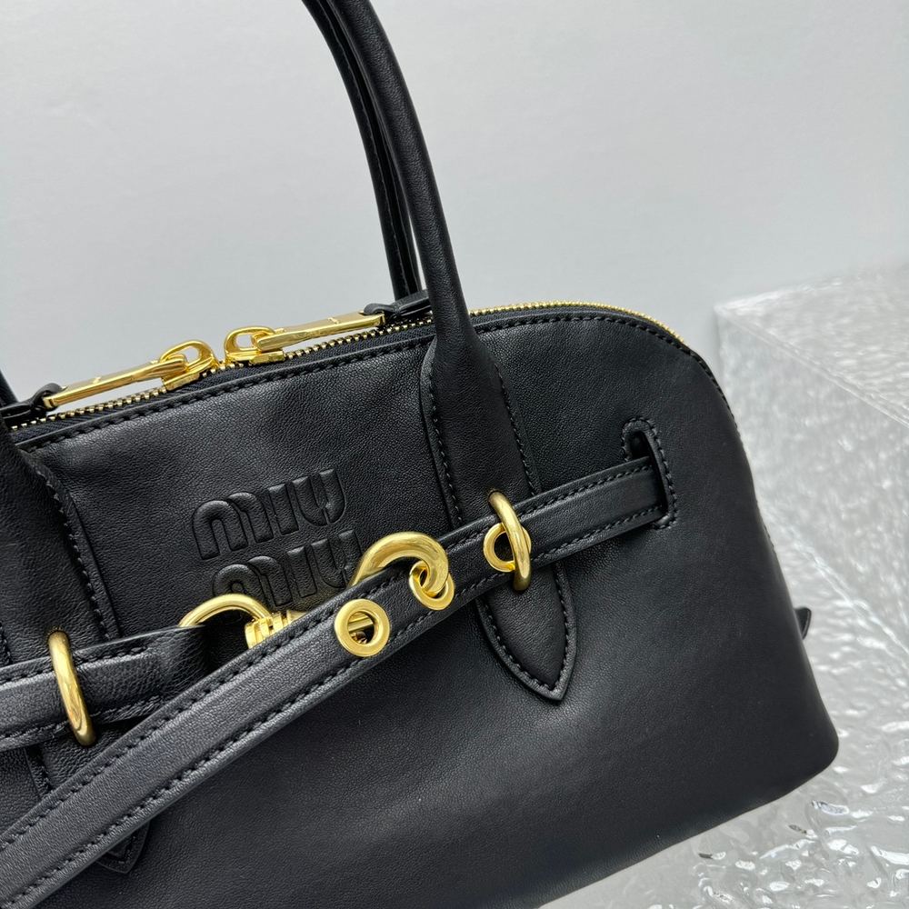 Miu Miu Aventure 33 cm