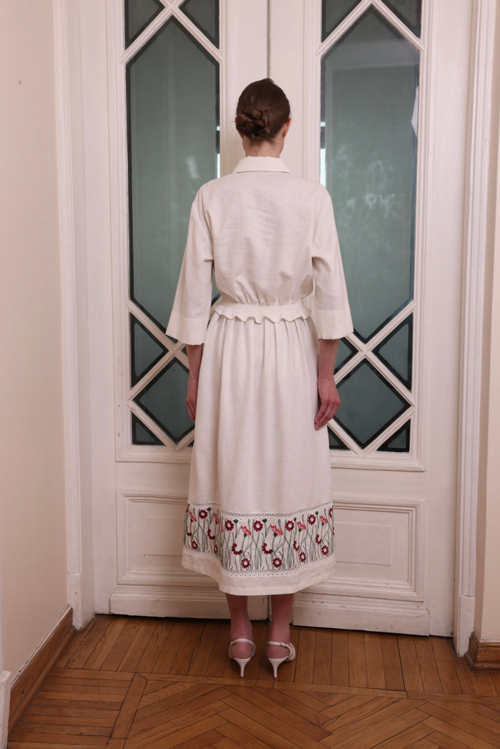 Костюм с юбкой, белый