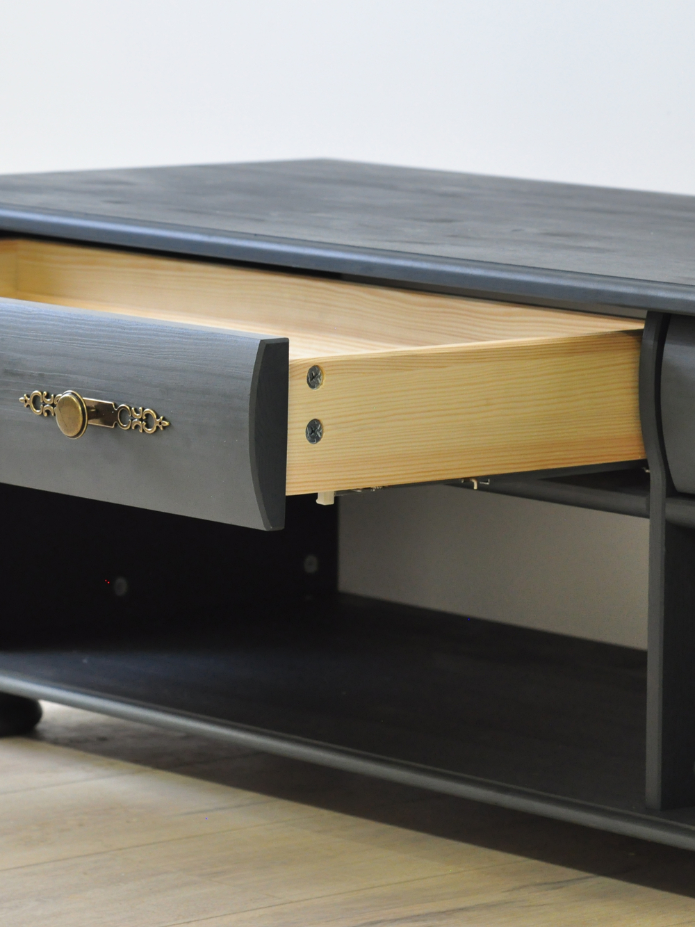 Тумба под телевизор Сюзанна, 160 см, с ящиками, серый