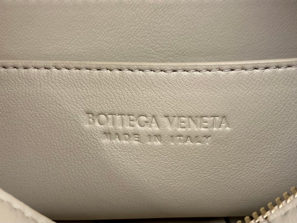 Bottega Veneta Small Brick Cassette 23 cm