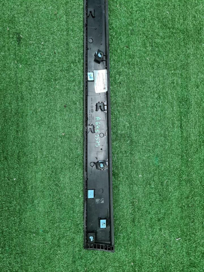 Накладка передняя левая Kia Rio 4 X-Line (17-н.в.)