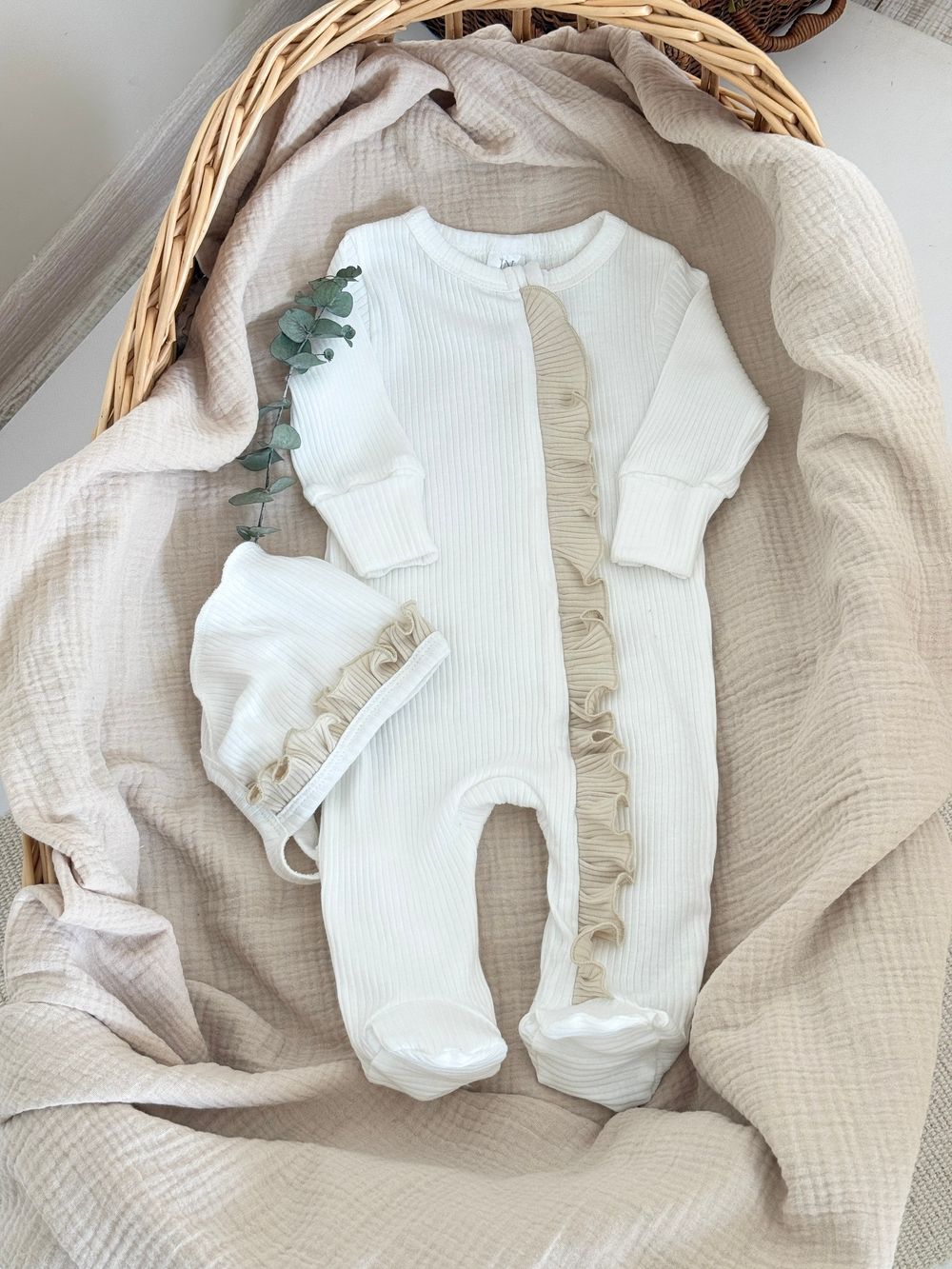 Комбинезон на молнии с рюшей