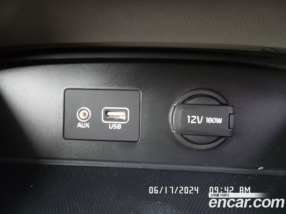 Kia The New Carnival (Sedona) 9-и местный Luxury (09.2019)