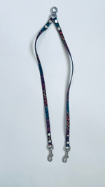 Сворка для мелких пород из Биотана на вертлюге , 10 мм, 50 см лелпард цветной