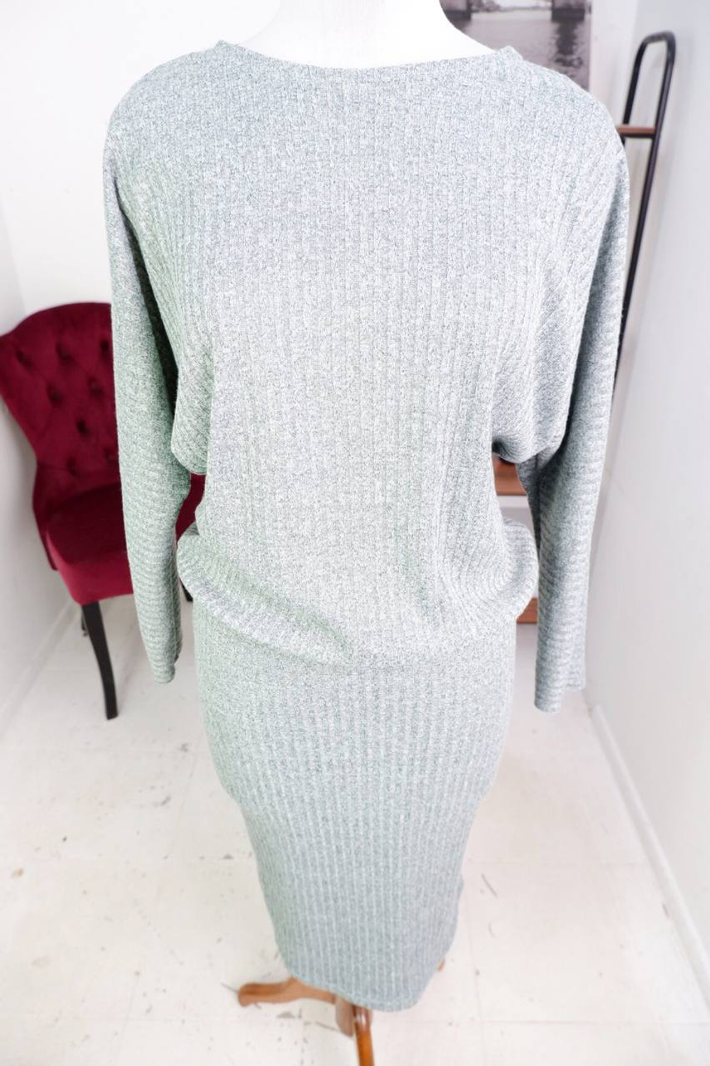 Платье для осеннего образа, визуально на 48 размер