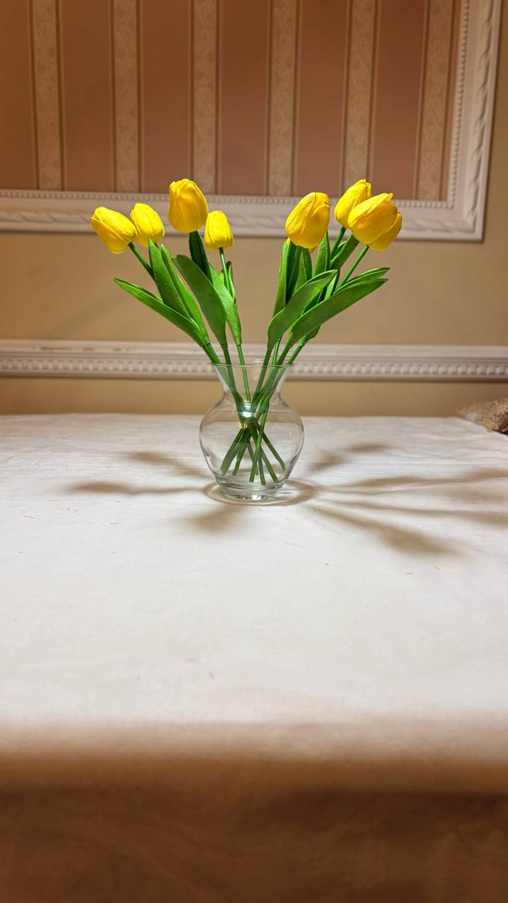 Тюльпаны желтые