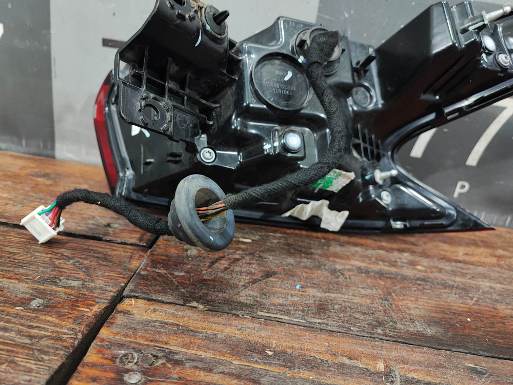 Фонарь задний левый Omoda C5 22-нв Б/У Оригинал 605000722AA