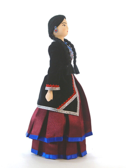 Кукла фарфоровая в женском национальном башкирском костюме