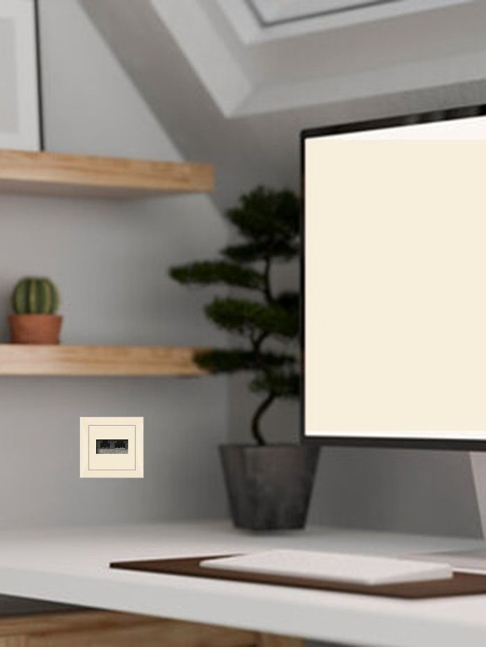 Legrand розетка 4131 INT с рамкой 1 с/к