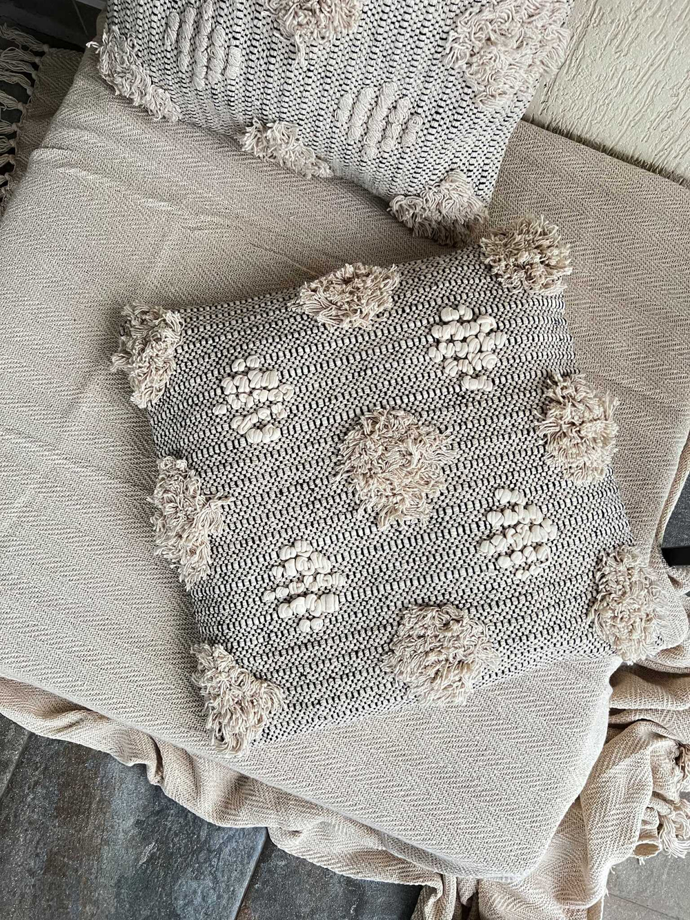 Декоративная наволочка в бохо стиле