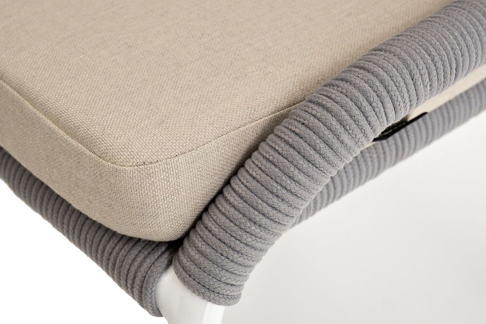 "Милан" стул плетеный из роупа, каркас алюминий белый шагрень, роуп светло-серый круглый, ткань бежевая